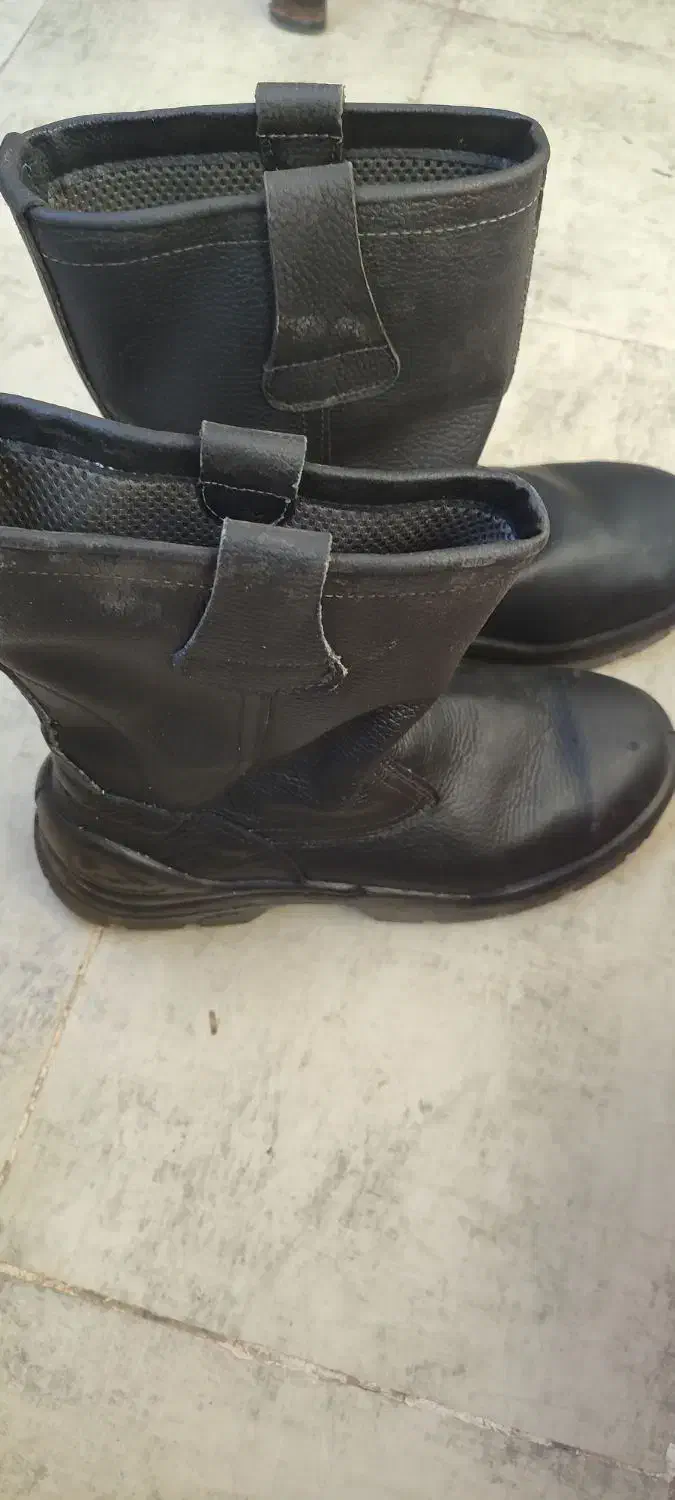 کفش ایمنی|کیف، کفش، کمربند|مسجد سلیمان, |دیوار