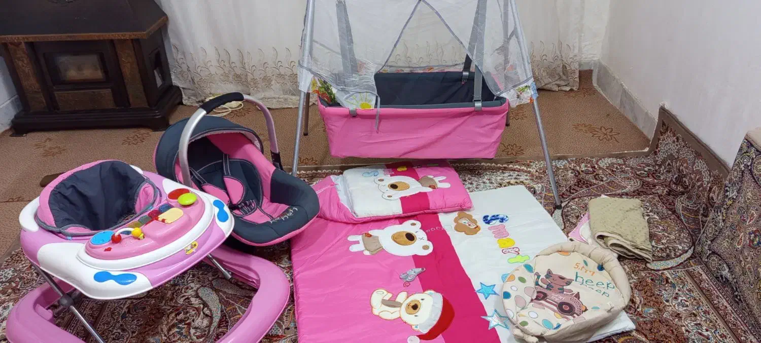 تعدای وسیله نوزادی (دخترونه)|اسباب و اثاث بچه|قم, سراجه (۱۵ خرداد)|دیوار