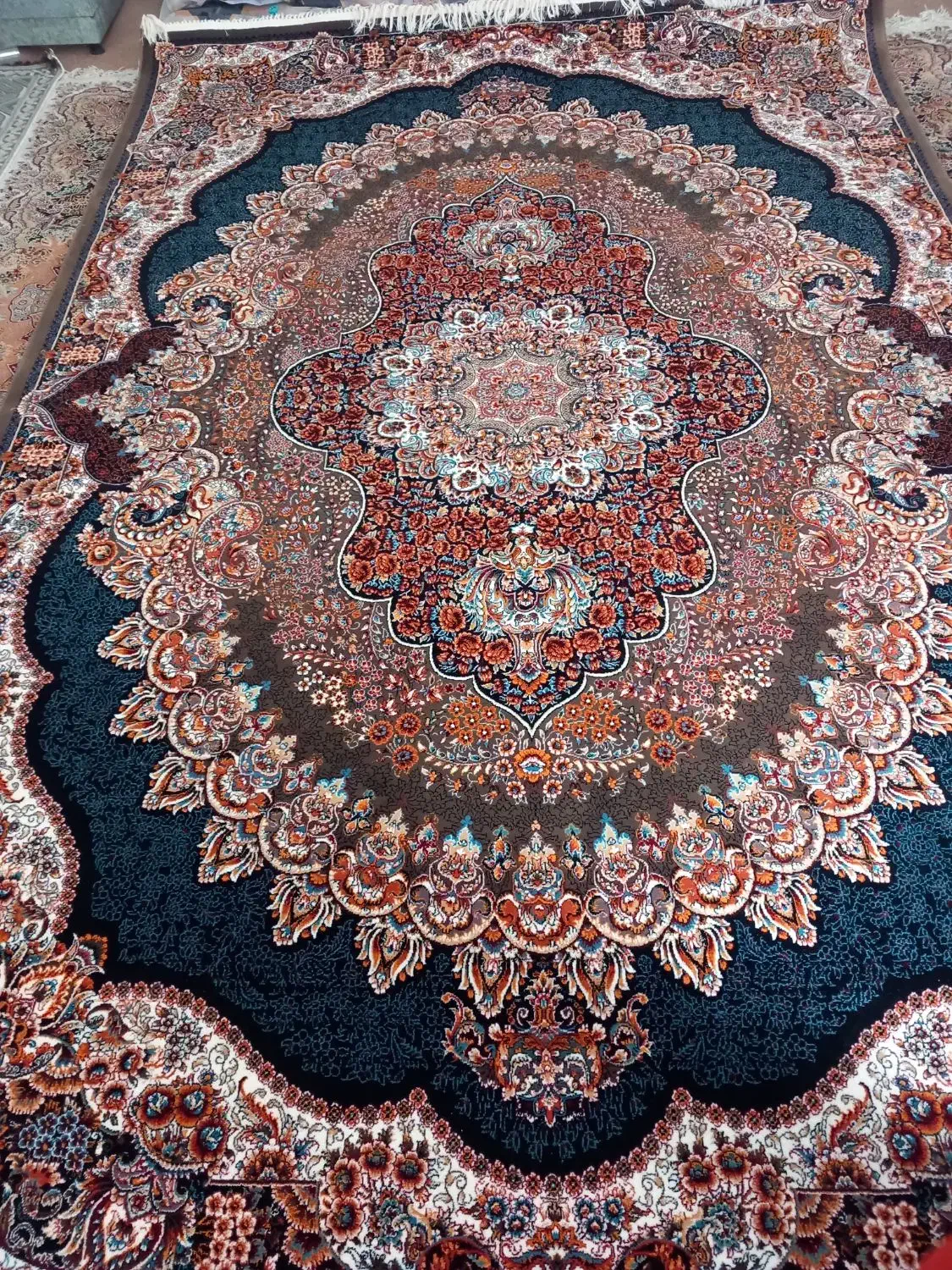 فرش ۶ متری ۷۰۰ شانه|فرش|گنبد کاووس, |دیوار