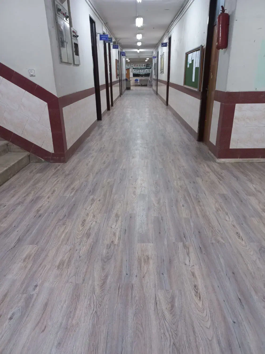 اعتمادی هستم نصاب پارکت،قرنیز،کفپوش با ۵ سال ضمانت|خدمات پیشه و مهارت|رشت, رشتیان|دیوار