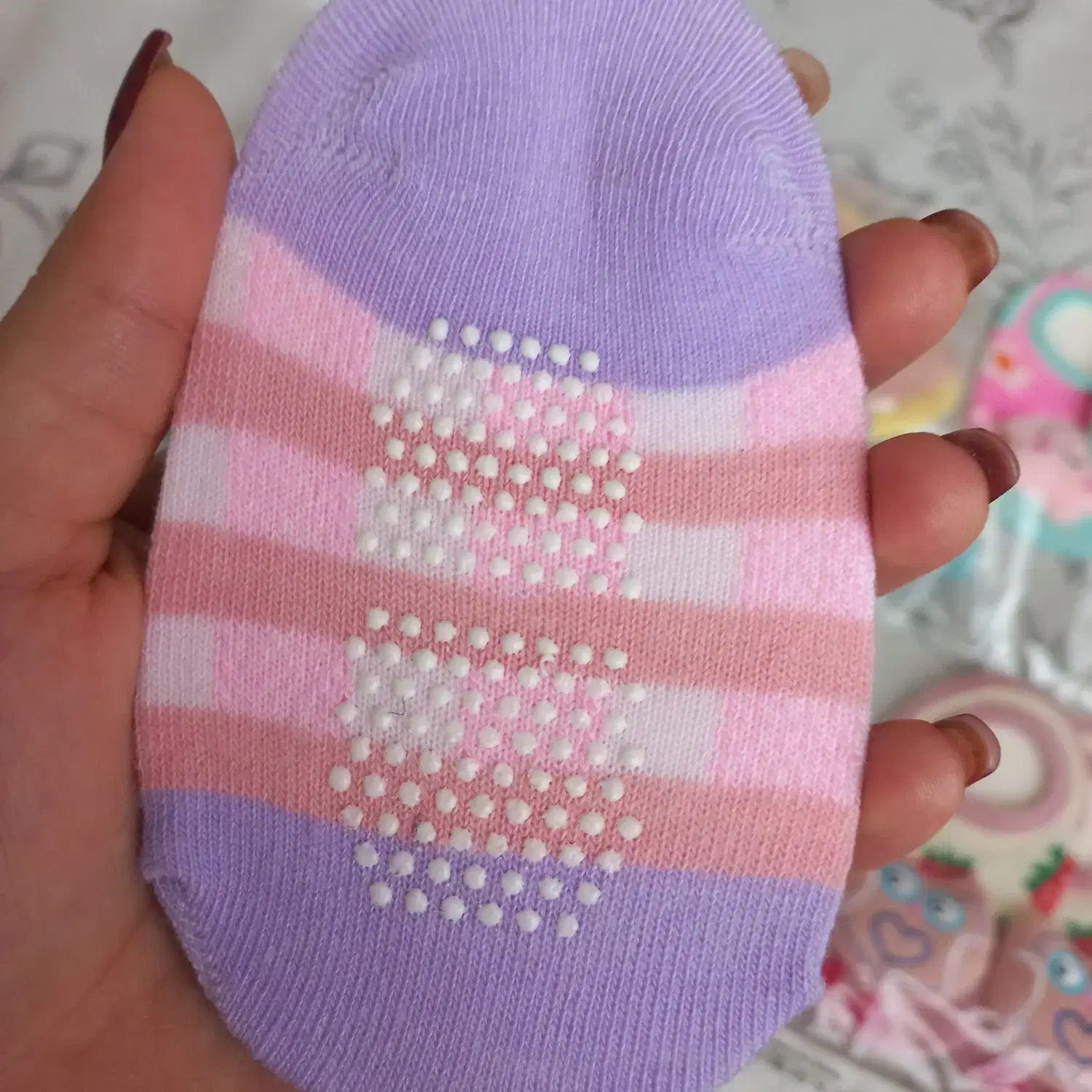 جوراب بچگانه|کفش و لباس بچه|نیشابور, گمنام غربی|دیوار