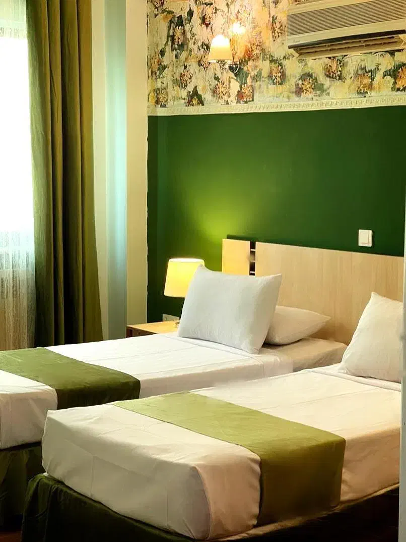 لابی من هتل|استخدام سرایداری و نظافت|تهران, فلسطین (میدان انقلاب)|دیوار