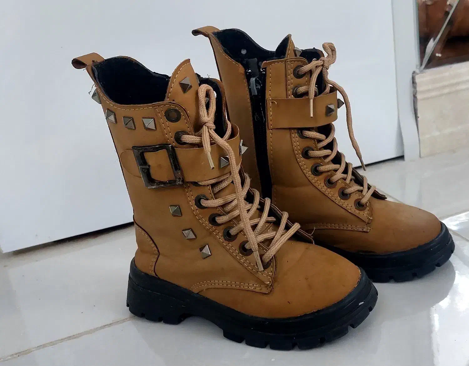 نیم بوت بچه گانه|کیف، کفش، کمربند|رشت, گیل|دیوار