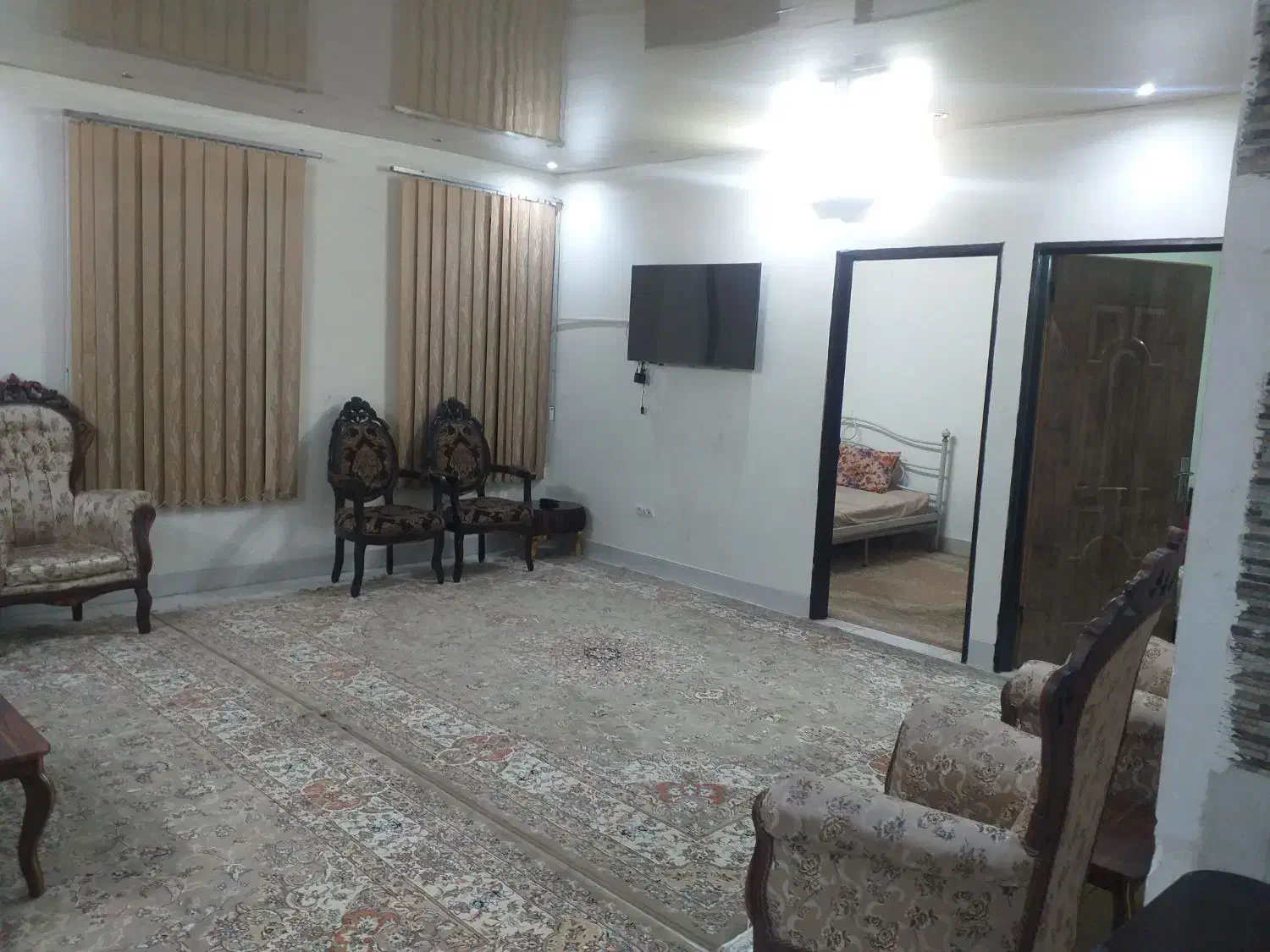 اجاره سوئیت با تمام امکانات همراه با پارکینگ|اجارهٔ کوتاه‌مدت آپارتمان و سوئیت|کاشان, شهرک انقلاب|دیوار