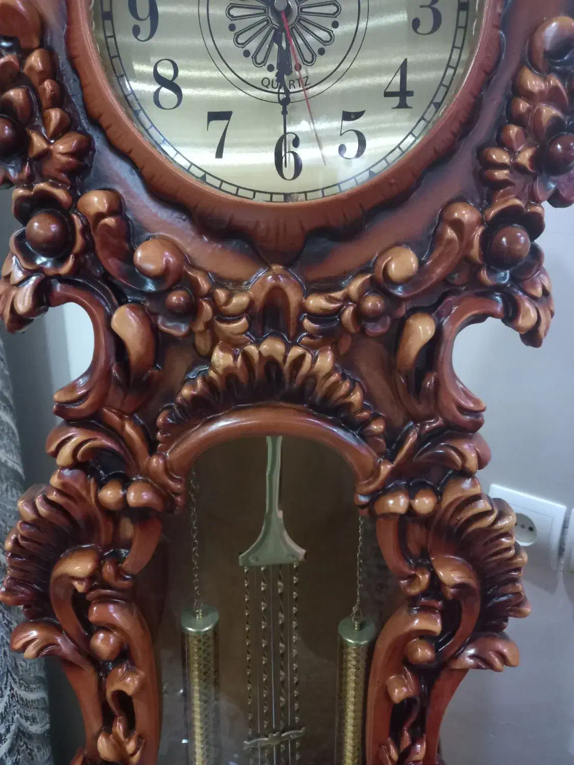 ساعت ایستاده کنار سالنی|مبلمان خانگی و میز عسلی|اسلام‌شهر, شهرک مفیدی|دیوار