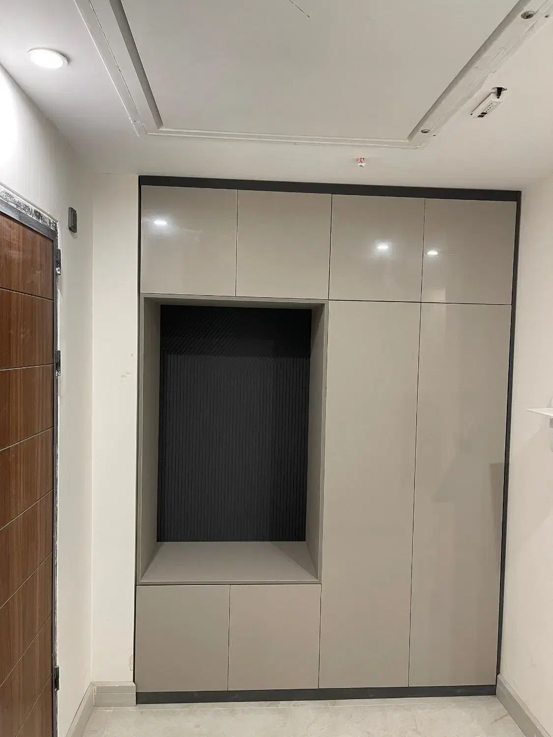 اجاره ۱۲۷متر/ برج برند / نورگیر / دریاچه/ سه خواب