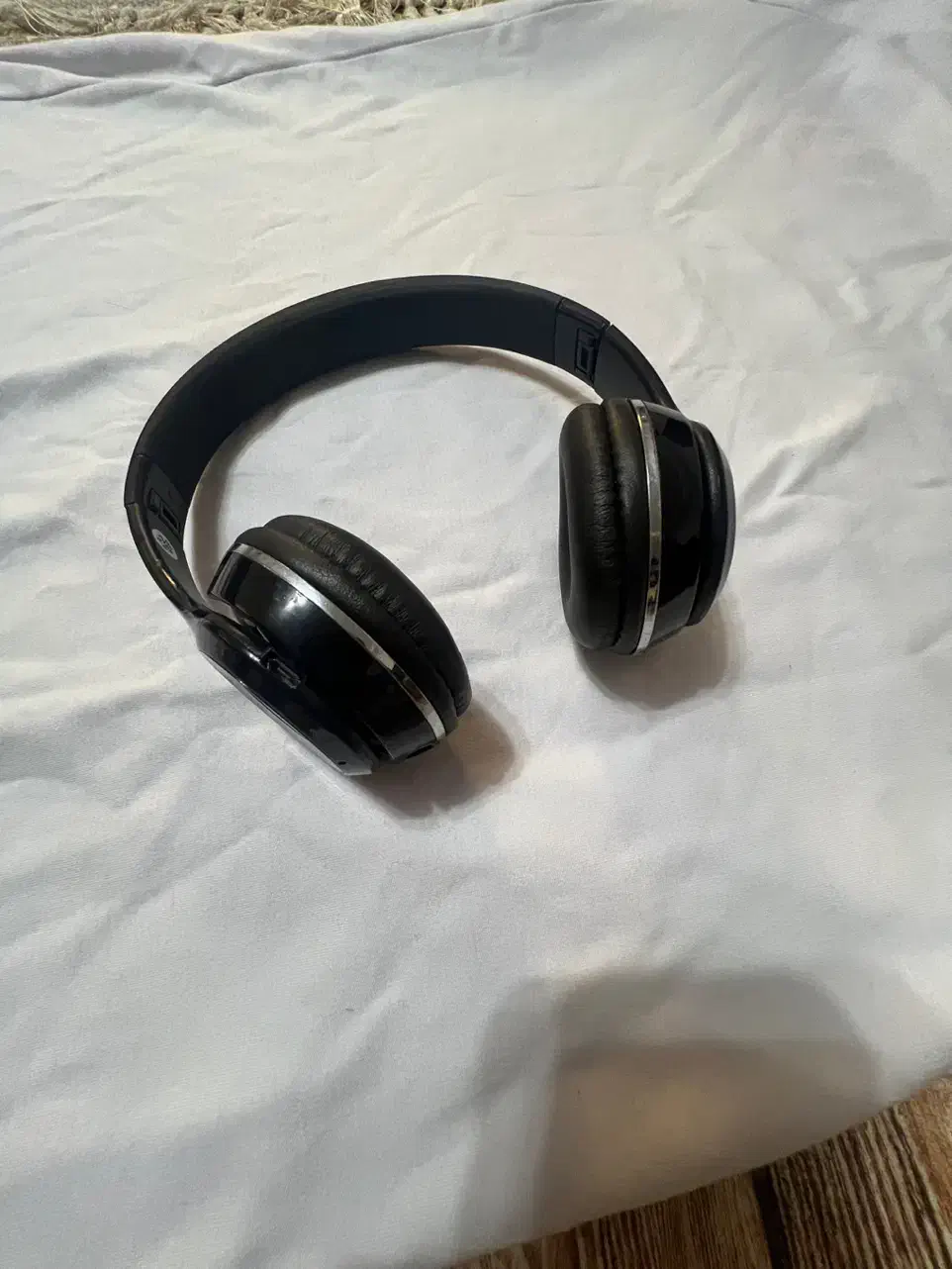 هدفون مدل beats solo|لوازم جانبی موبایل و تبلت|صومعهسرا, |دیوار