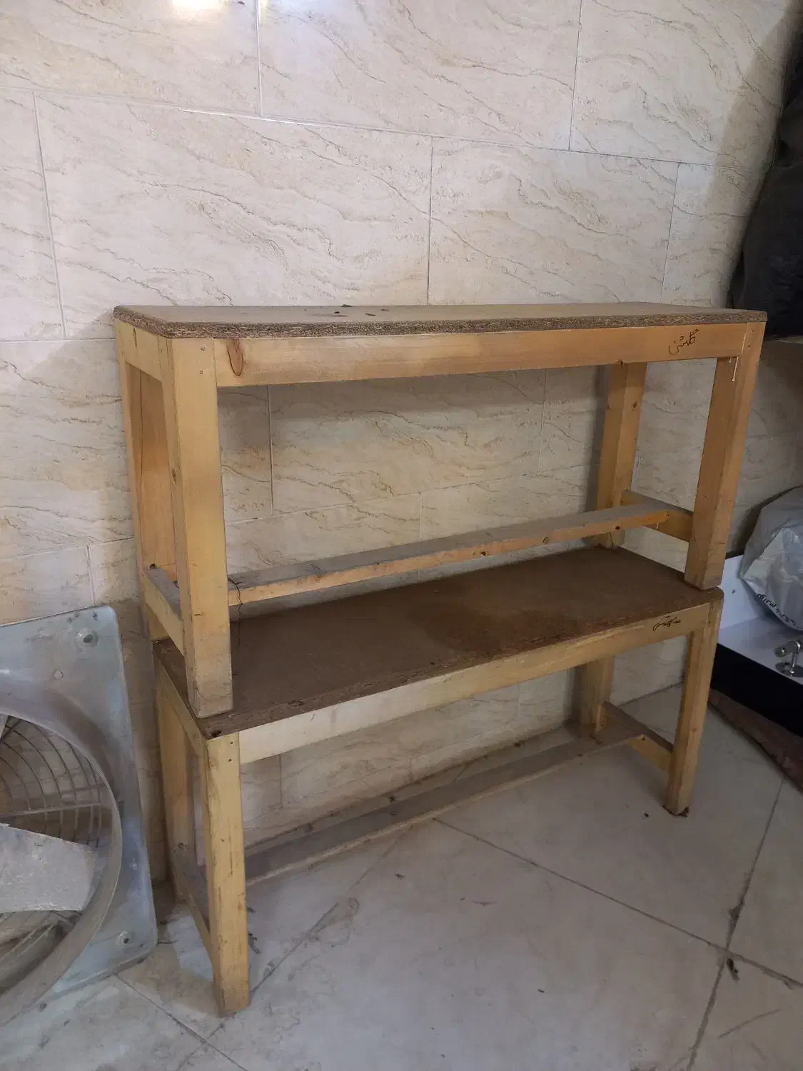 نیمکت چوبی|صندلی و نیمکت|محلات, |دیوار