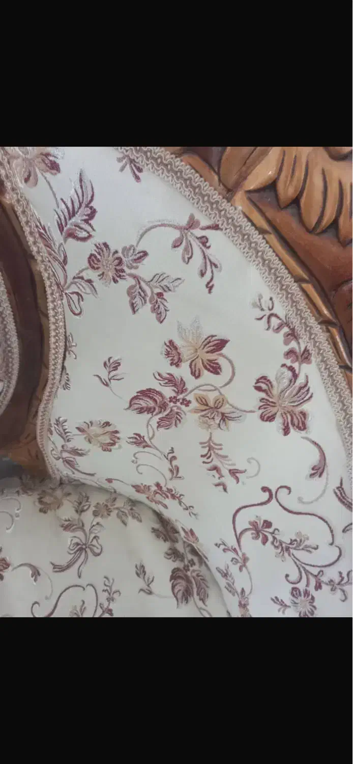 مبل سلطنتی|مبلمان خانگی و میز عسلی|کاشان, باغ فین|دیوار