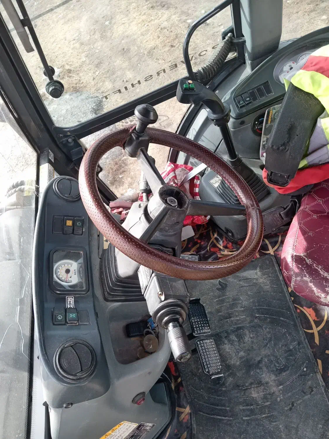 بیل بکهو نیوهلند 115 چرخ بزرگ|خودرو سنگین|قروه, |دیوار