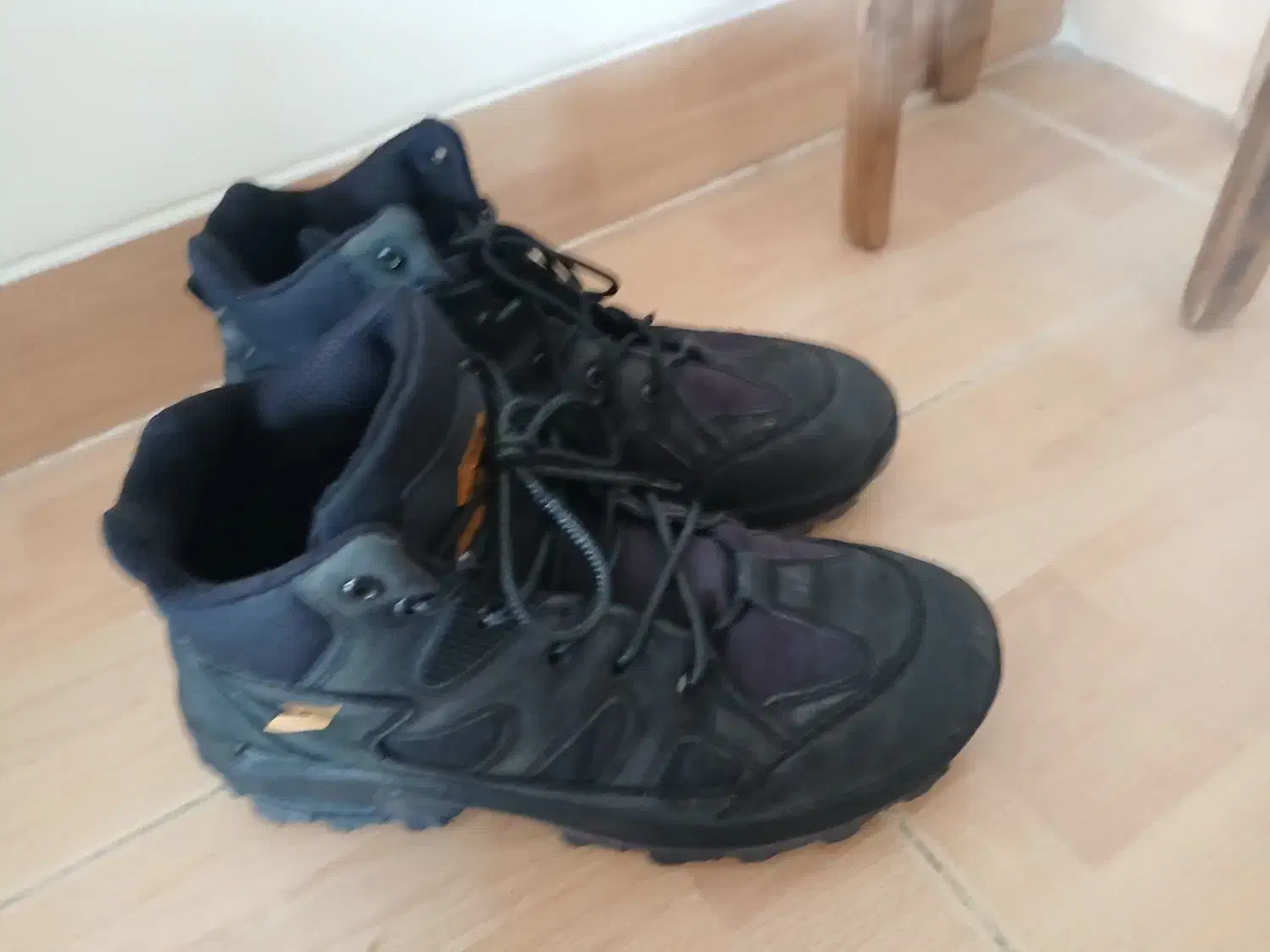 تعویض با کفش کوهنوردی وپوتین سربازی|کیف، کفش، کمربند|شهرکرد, |دیوار