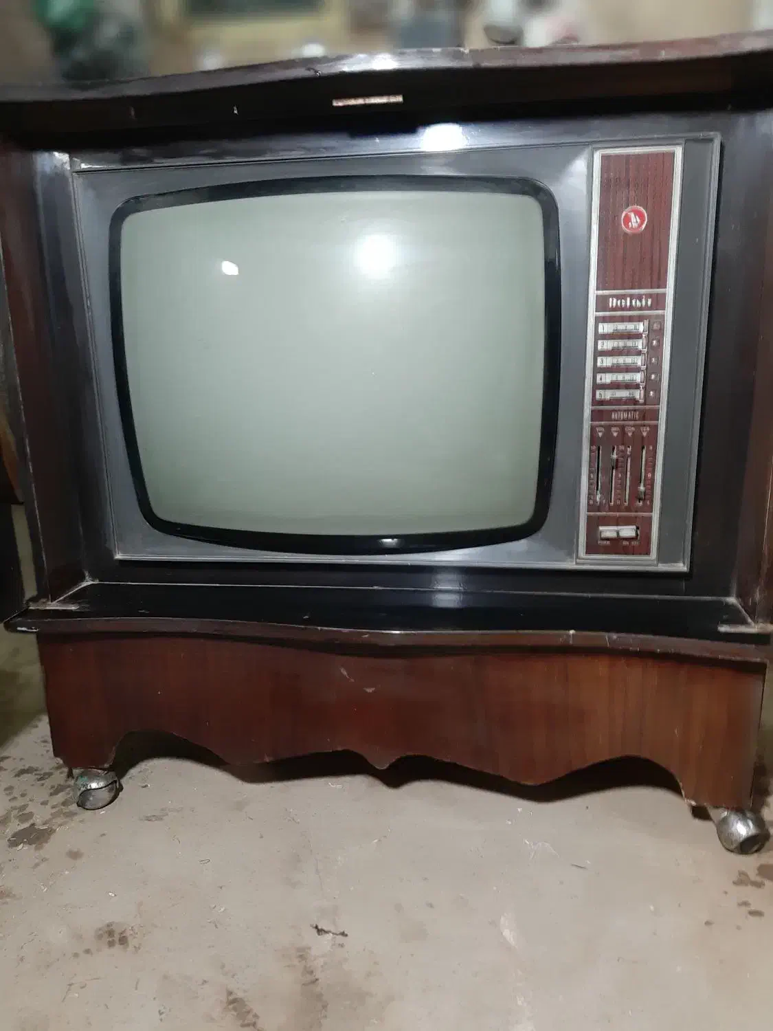 تلویزیون برند بلر مبلی بسیار تمیز|تلویزیون و پروژکتور|خمین, |دیوار