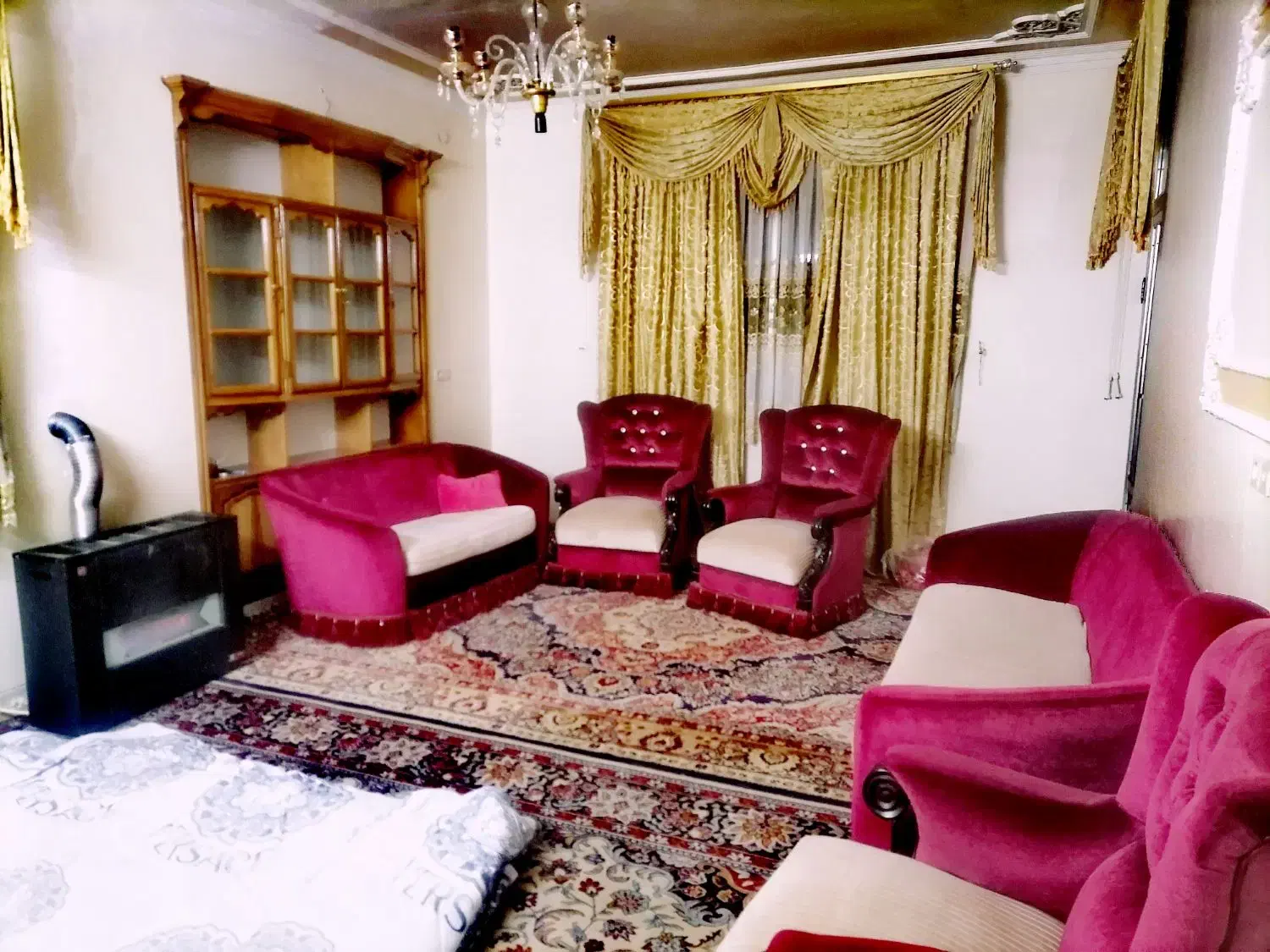 اجاره اتاق همراه حیاط میدان سعدی|اجارهٔ کوتاهمدت آپارتمان و سوئیت|سمنان, |دیوار