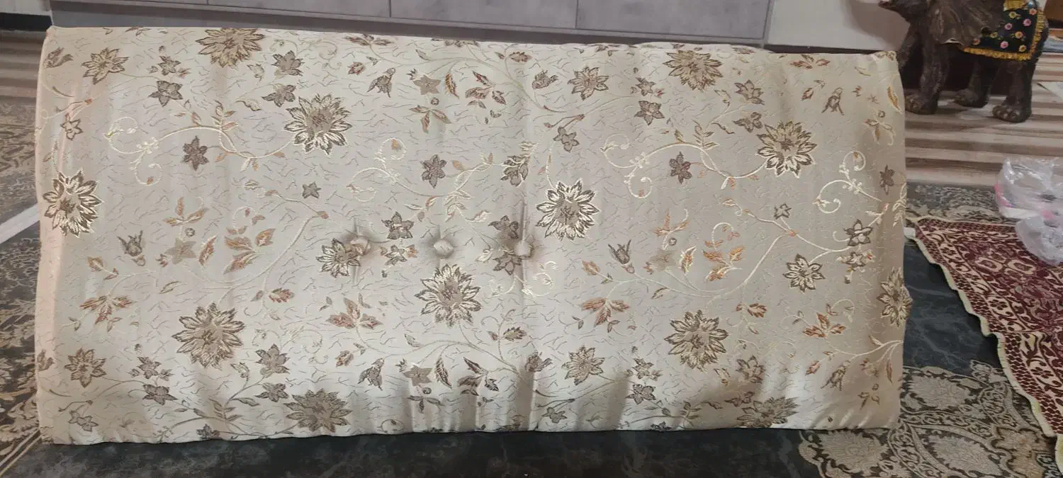 متکا (مخطع)|پشتی|خمینی‌شهر, |دیوار