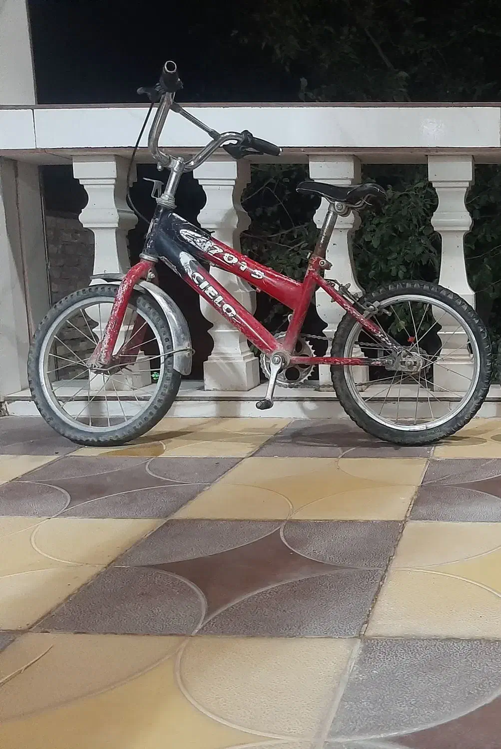 سرگرمی و فراغت|دوچرخه، اسکیت، اسکوتر|زاغه, |دیوار