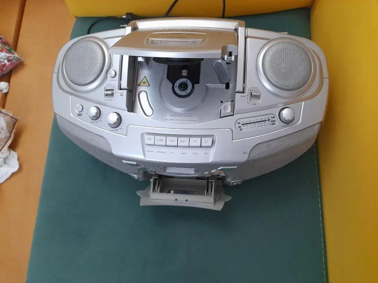 رادیو ضبط قدیمی|سیستم صوتی خانگی|کیش, |دیوار