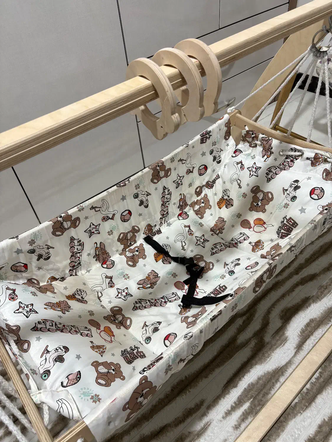 گهواره|تخت و سرویس خواب|شهرکرد, |دیوار