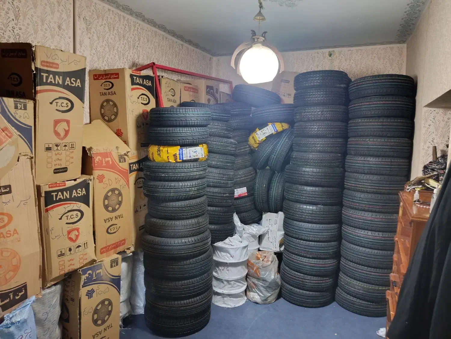 لاستیک  آرش کاظمی|خدمات موتور و ماشین|خرم‌آباد, |دیوار