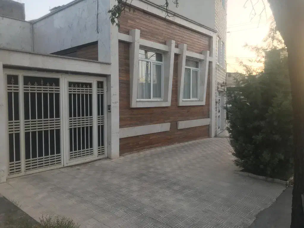 خانه مستقل حیاط دار|فروش خانه و ویلا|تفرش, |دیوار