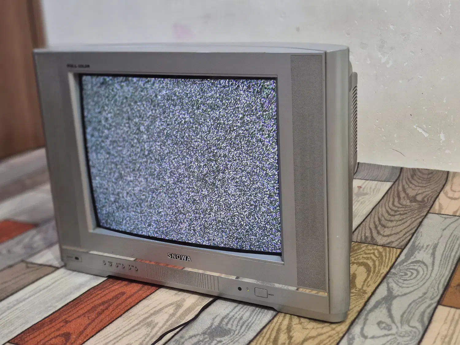 تلویزیون ۲۱ اینچ اسنوا|تلویزیون و پروژکتور|لاهیجان, پردسر|دیوار