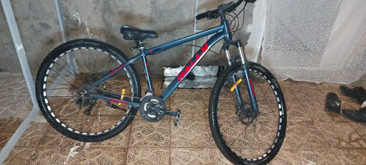 دوچرخه|دوچرخه، اسکیت، اسکوتر|پاوه, |دیوار