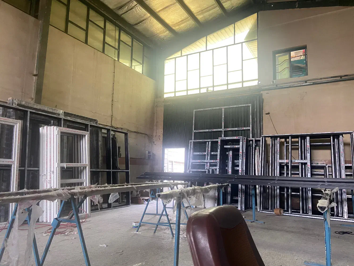 کارگر درو پنجره|استخدام صنعتی، فنی، مهندسی|تهران, علم و صنعت|دیوار