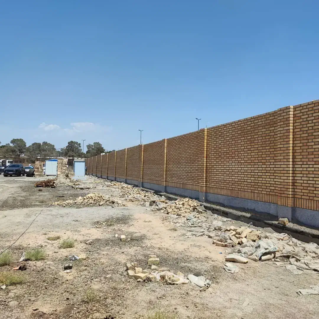 اجرای آجر نما ده سوراخه سوله ساختمان محوطه|استخدام معماری، عمران و ساختمانی|سیرجان, |دیوار