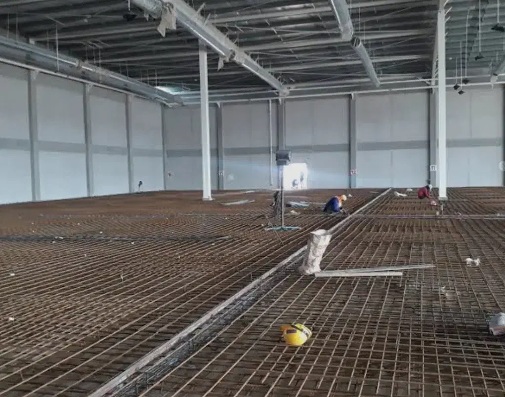 اجرای فنداسیون ،کف سازی با ماله پروانه ی،استخر|خدمات پیشه و مهارت|رشت, پیرسرا|دیوار