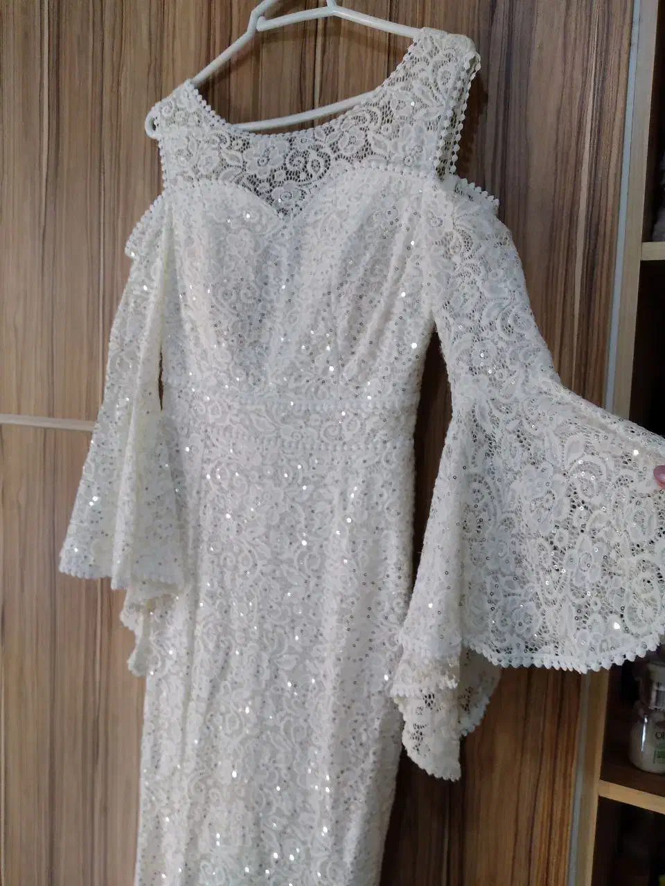 لباس عروس و بله برون|لباس|رشت, معلم|دیوار