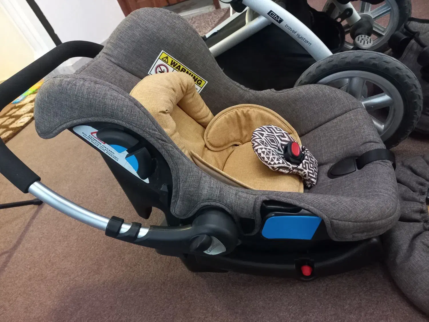 ست کالسکه و کریر|کالسکه و لوازم جانبی|رشت, سعدی (تختی)|دیوار