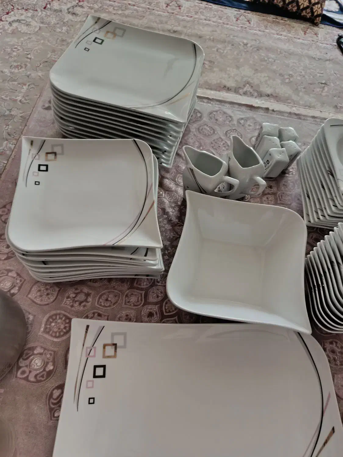 سرویس چینی مارک توس ۱۲نفره|ظروف سرو و پذیرایی|فولادشهر, مسکن مهر فولادشهر|دیوار