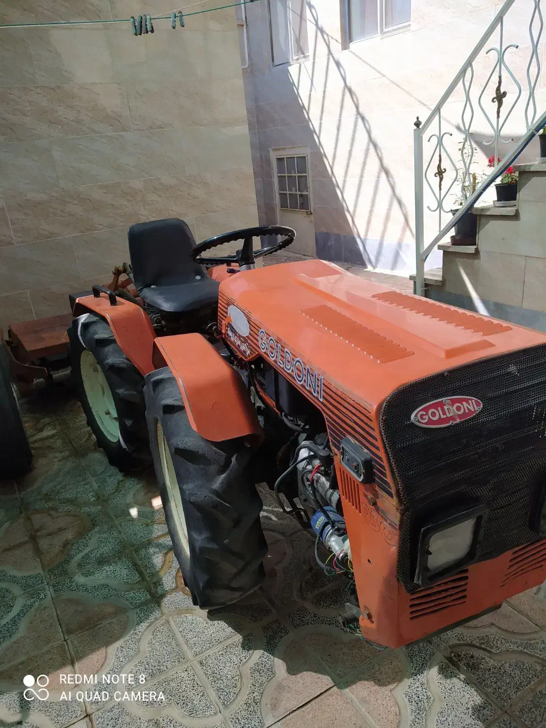 تراکتور باغی کمرشکن گلدونی با ادوات|خودرو سنگین|سمیرم, |دیوار
