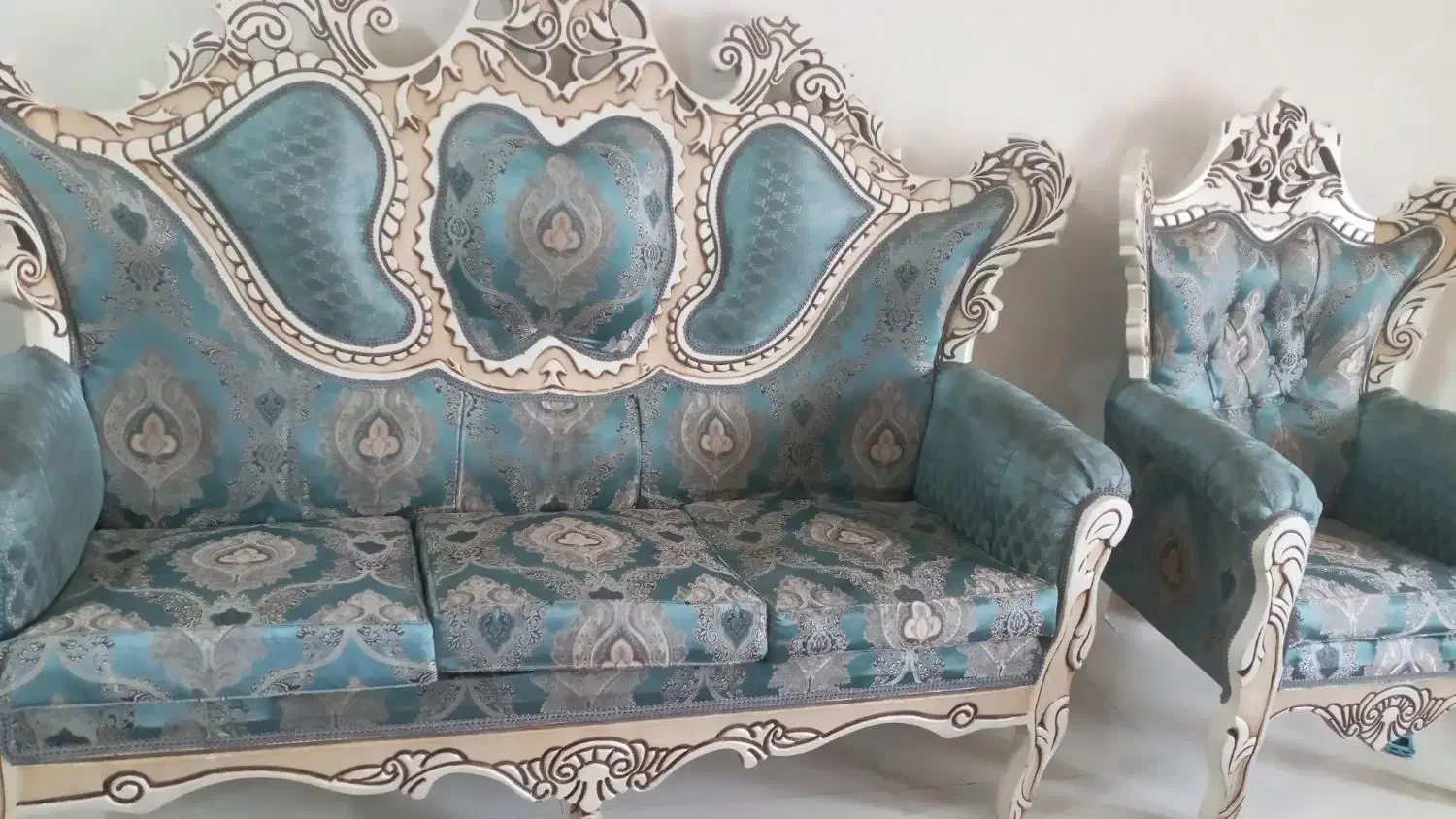 مبل کلاسیک سالم وتمییز|مبلمان خانگی و میز عسلی|رباط‌کریم, شهرک درخشان|دیوار