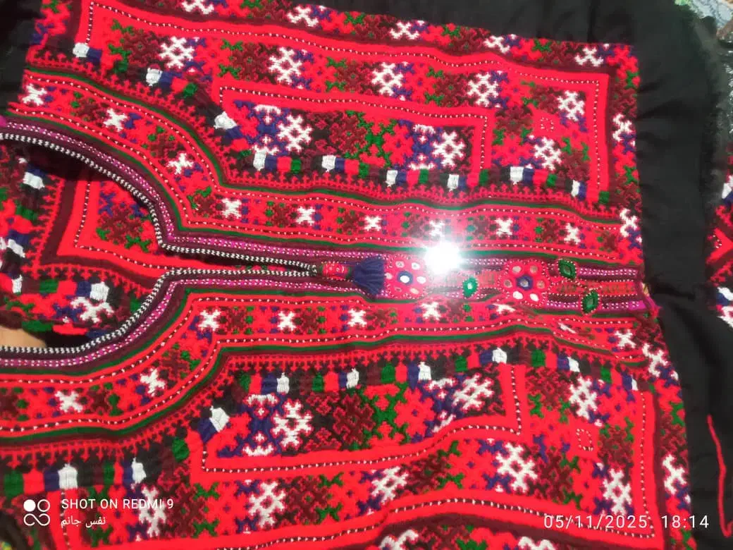 زیح آستین|لباس|جالق, |دیوار