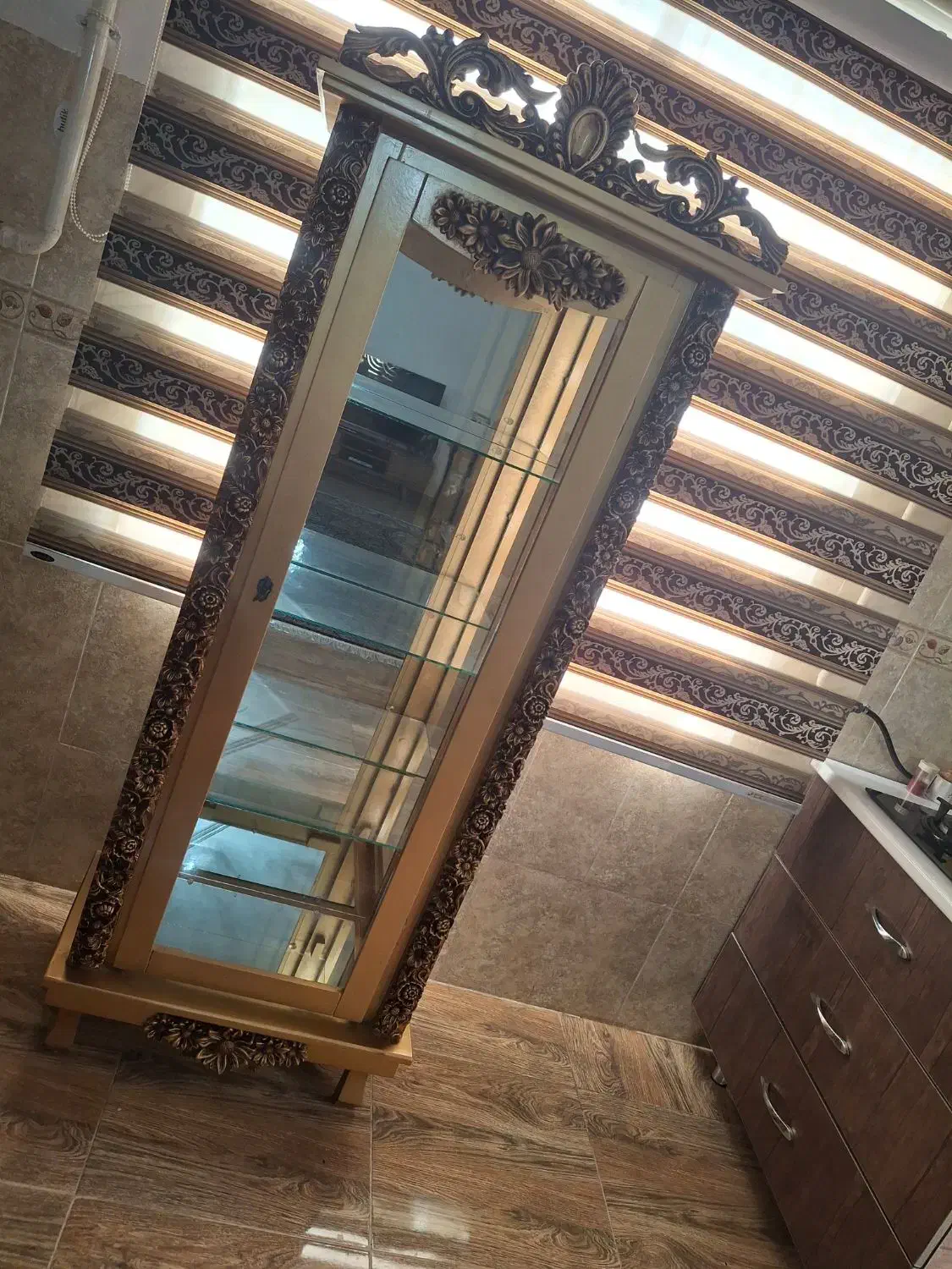 بوفه|بوفه، ویترین، کنسول|رشت, دخانیات|دیوار