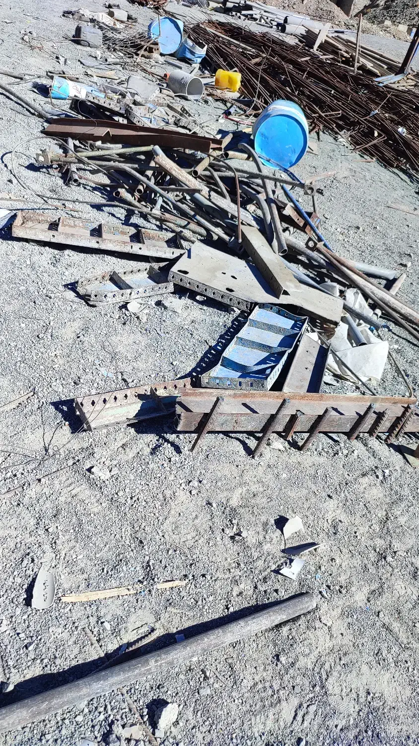 ضایعات آهن و فلزات رنگی|عمده‌فروشی|تهران, کوهک|دیوار