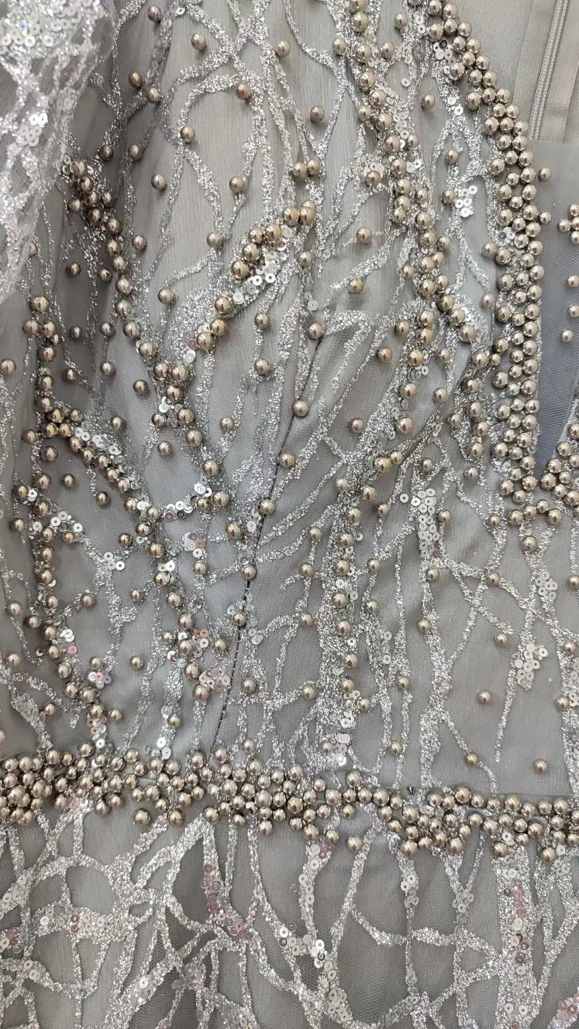 لباس مجلسی|لباس|چادگان, |دیوار