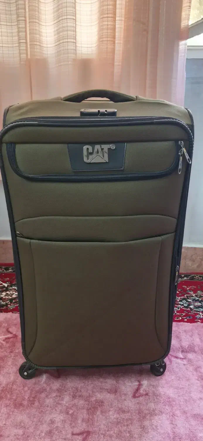 چمدان مسافرتی|کیف، کفش، کمربند|مشهد, طلاب|دیوار