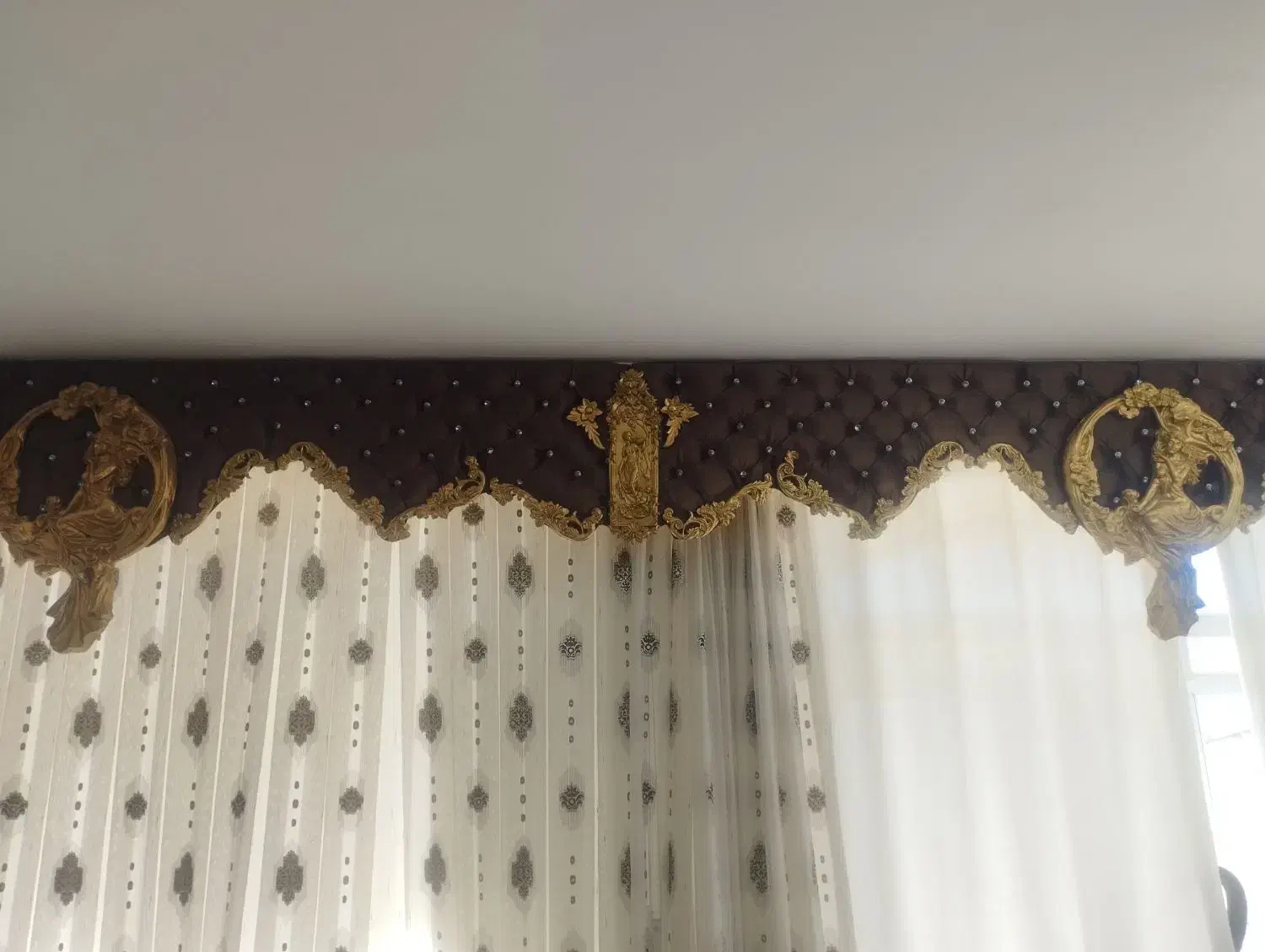 کتیبه|پرده، رانر، رومیزی|پیر بکران, |دیوار