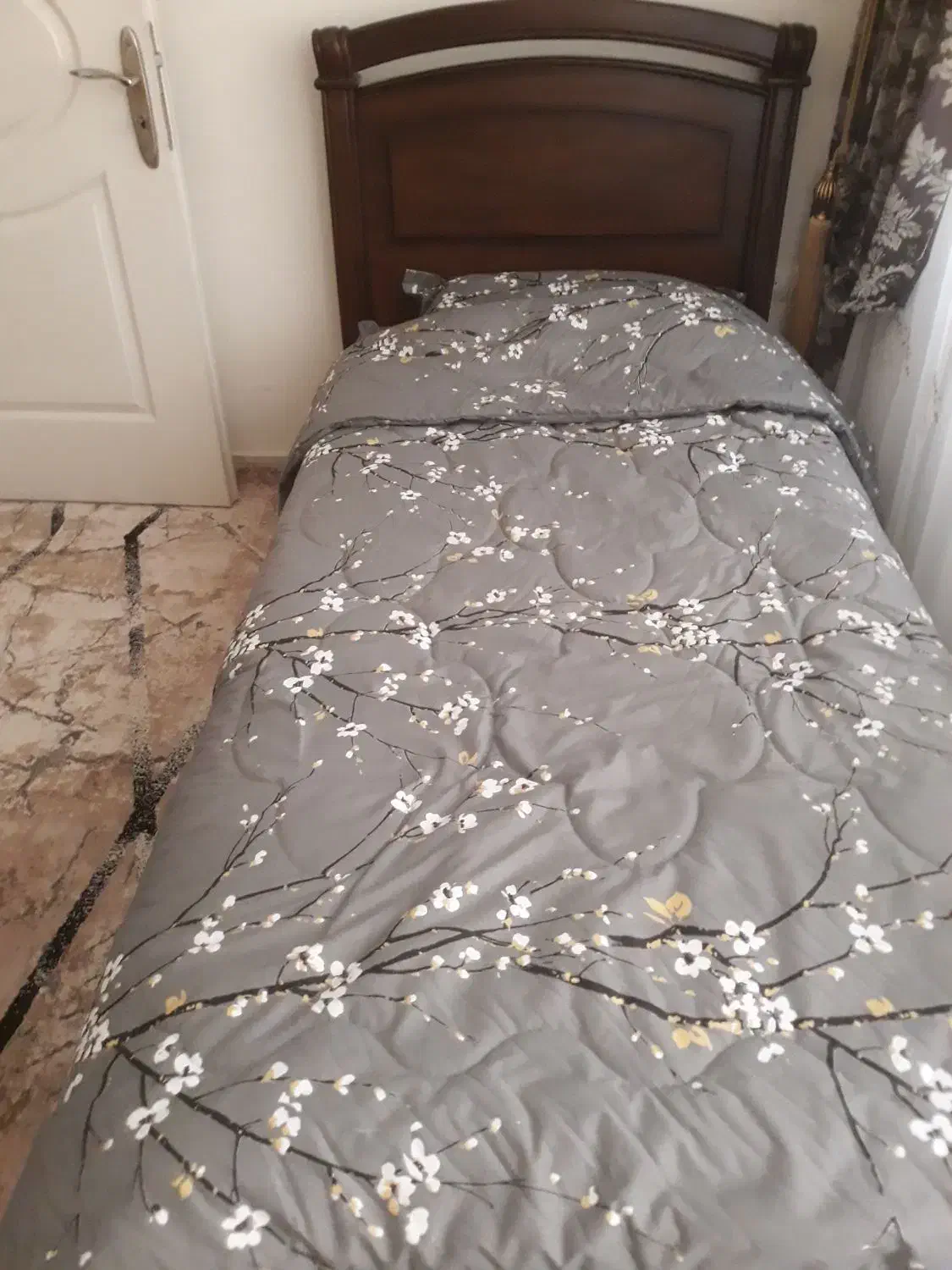 تختخواب باتشک نو آذرچوب اصل باتخفیف ویژه|تخت و سرویس خواب|شبستر, |دیوار