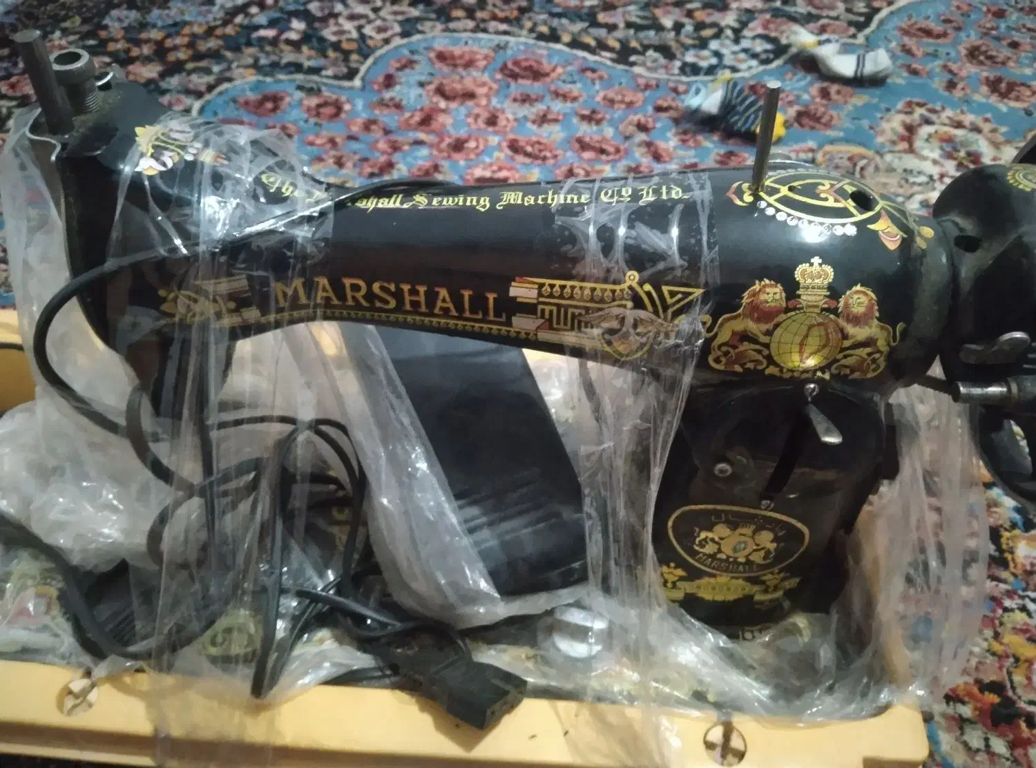 چرخ خیاطی مارشال قدیمی و گهواره نوزاد کاملا نو نو|چرخ خیاطی و ریسندگی|الیگودرز, |دیوار