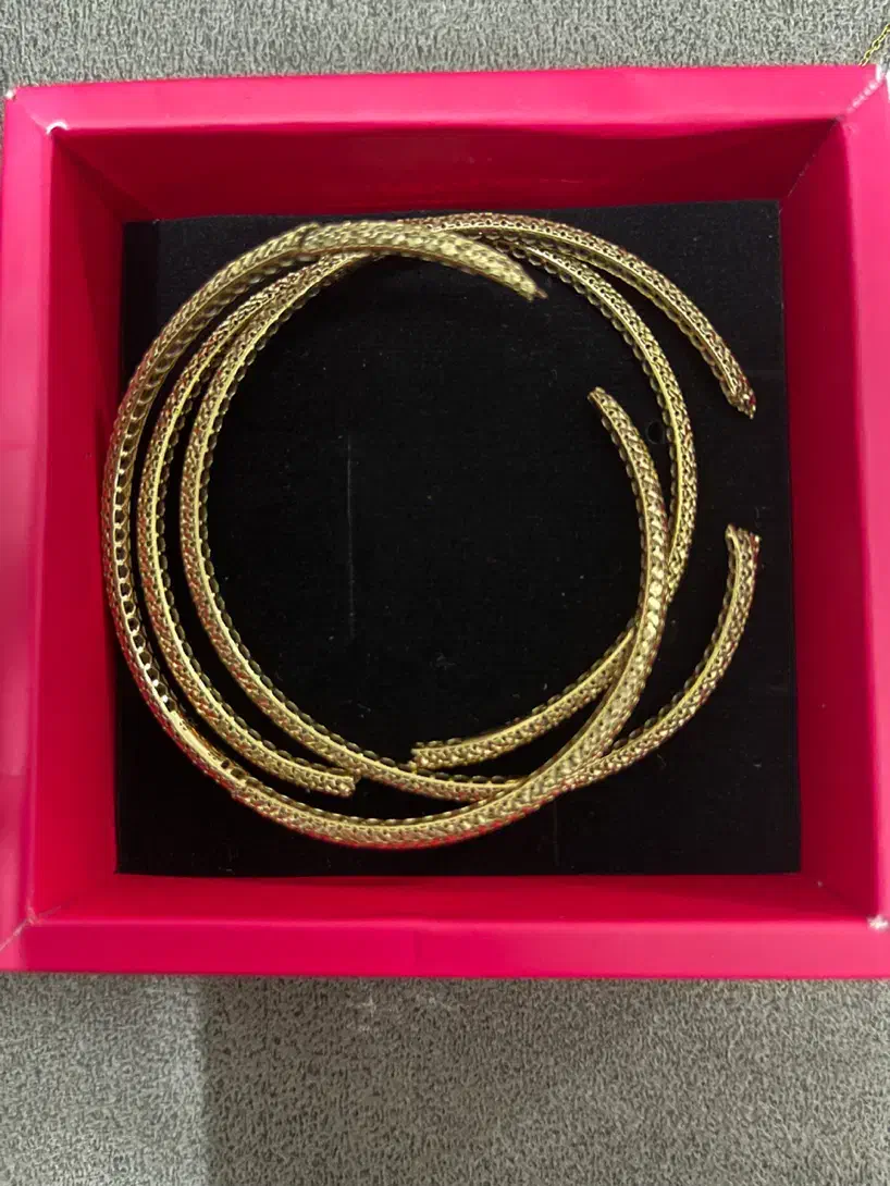 گردنبند. پلاک الیزابت. النگو شکسته|جواهرات|تربتحیدریه, شهید قرنی|دیوار