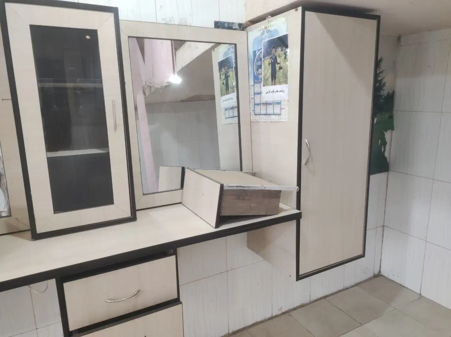 فروش دکور ارایشگاه مردانه|آرایشگاه و سالنهای زیبایی|بیکاه, |دیوار