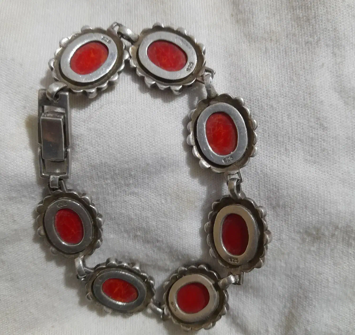 دستبندسیاه قلم نقره باسنگ مرجان|جواهرات|نیشابور, جمهوری|دیوار