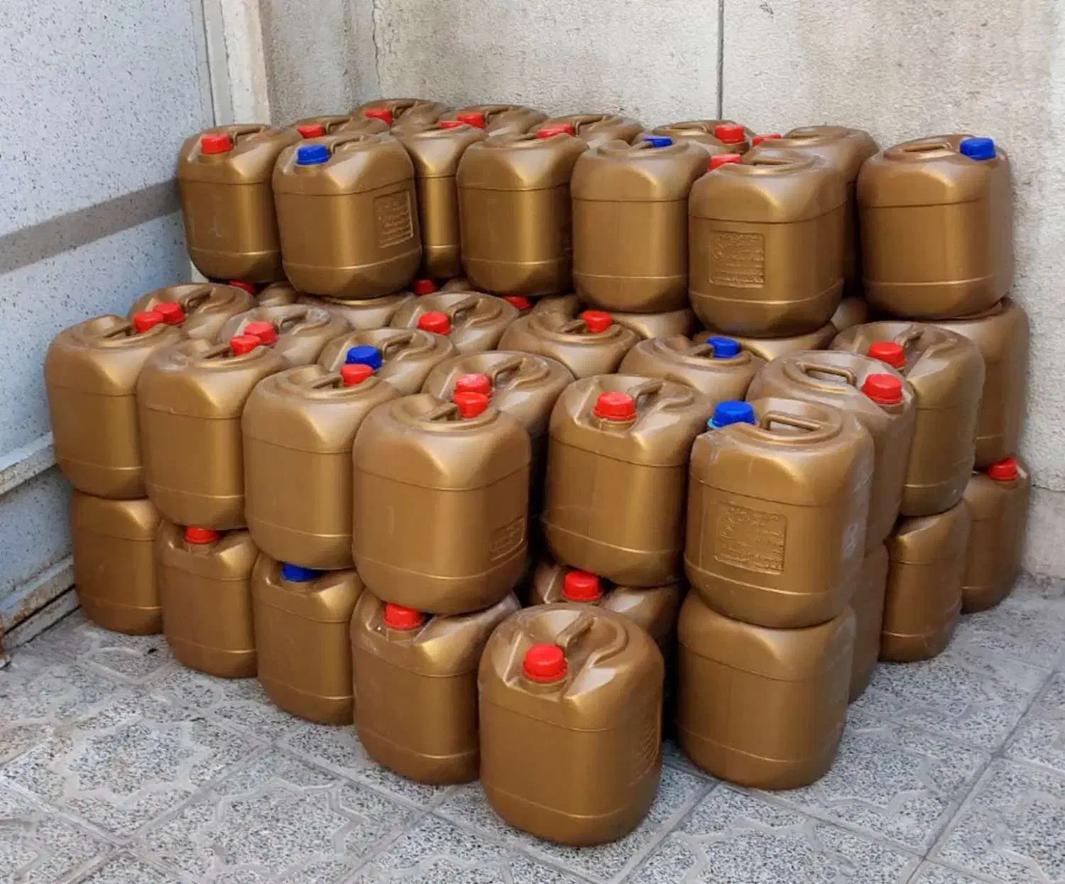 مایع لباس،مایع دست|مواد شوینده و دستمال کاغذی|اصفهان, هفتون|دیوار