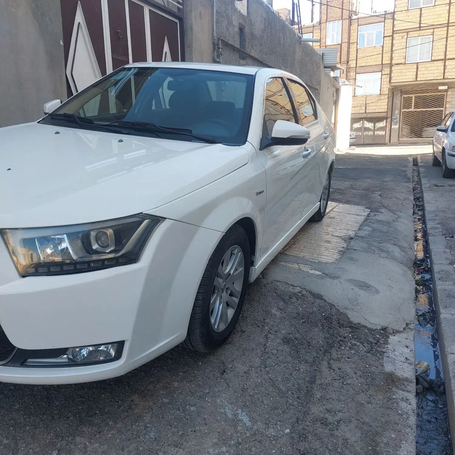 دنا پلاس مدل 98 سانروف دار بدون رنگ خاصا|خودرو سواری و وانت|تبریز, |دیوار