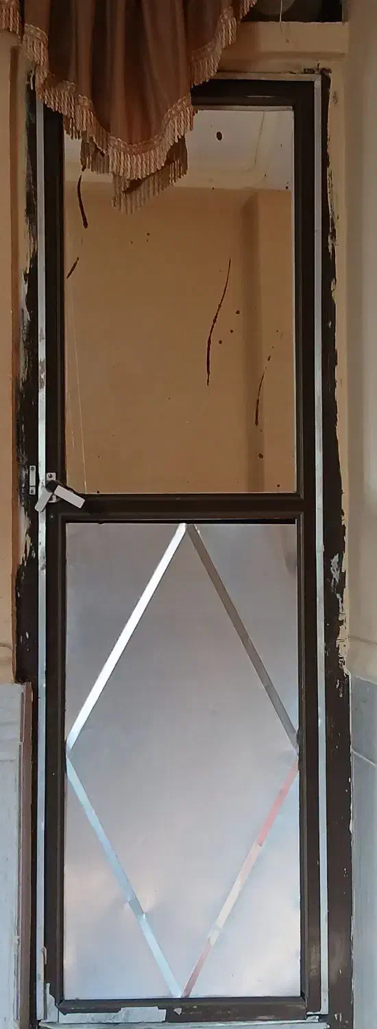 فروش تخت درب سرویس بهداشتی صندلی ها نو هستن|صندلی و نیمکت|یاسوج, |دیوار