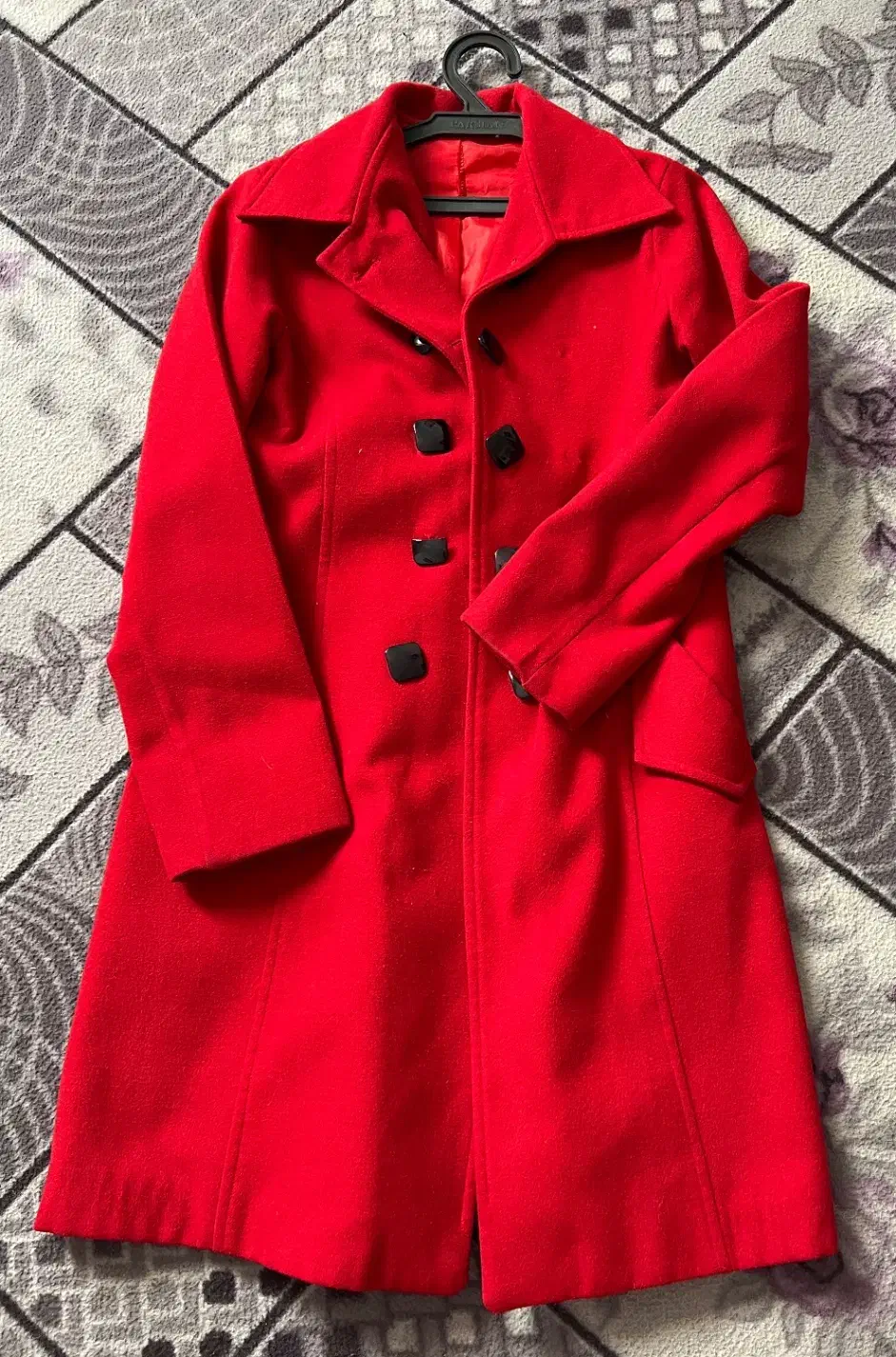 پالتو|لباس|بندر گناوه, |دیوار