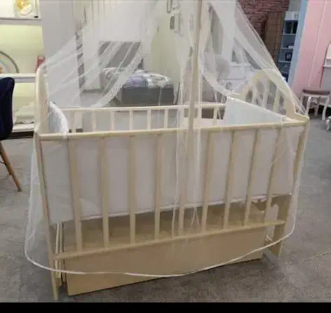 تخت وگهواره کنار مادر|تخت و سرویس خواب|اراک, |دیوار