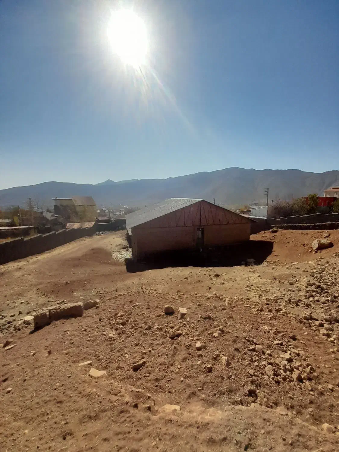 فروش ۲۲۰۰متر زمین دارای۳۰۰متر سوله|فروش زمین و ملک کلنگی|دماوند, گیلاوند|دیوار